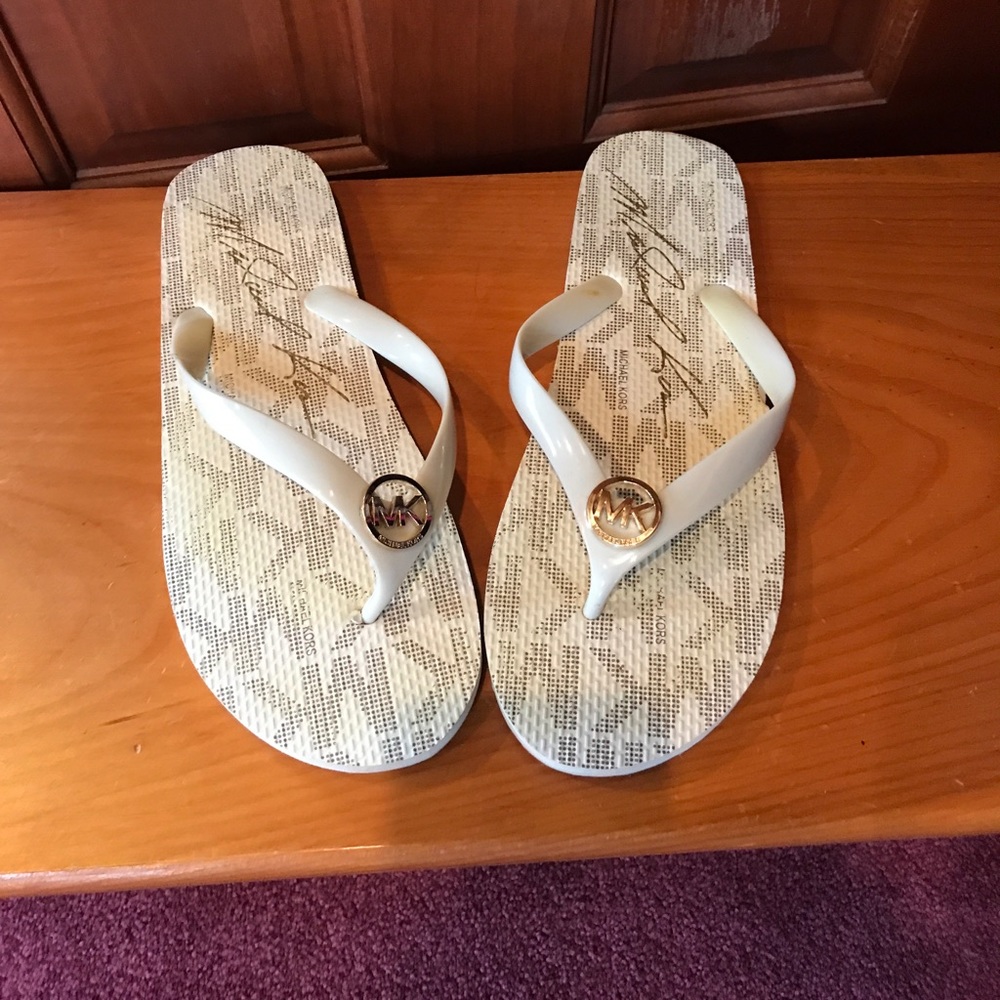 Michael kors flip flops