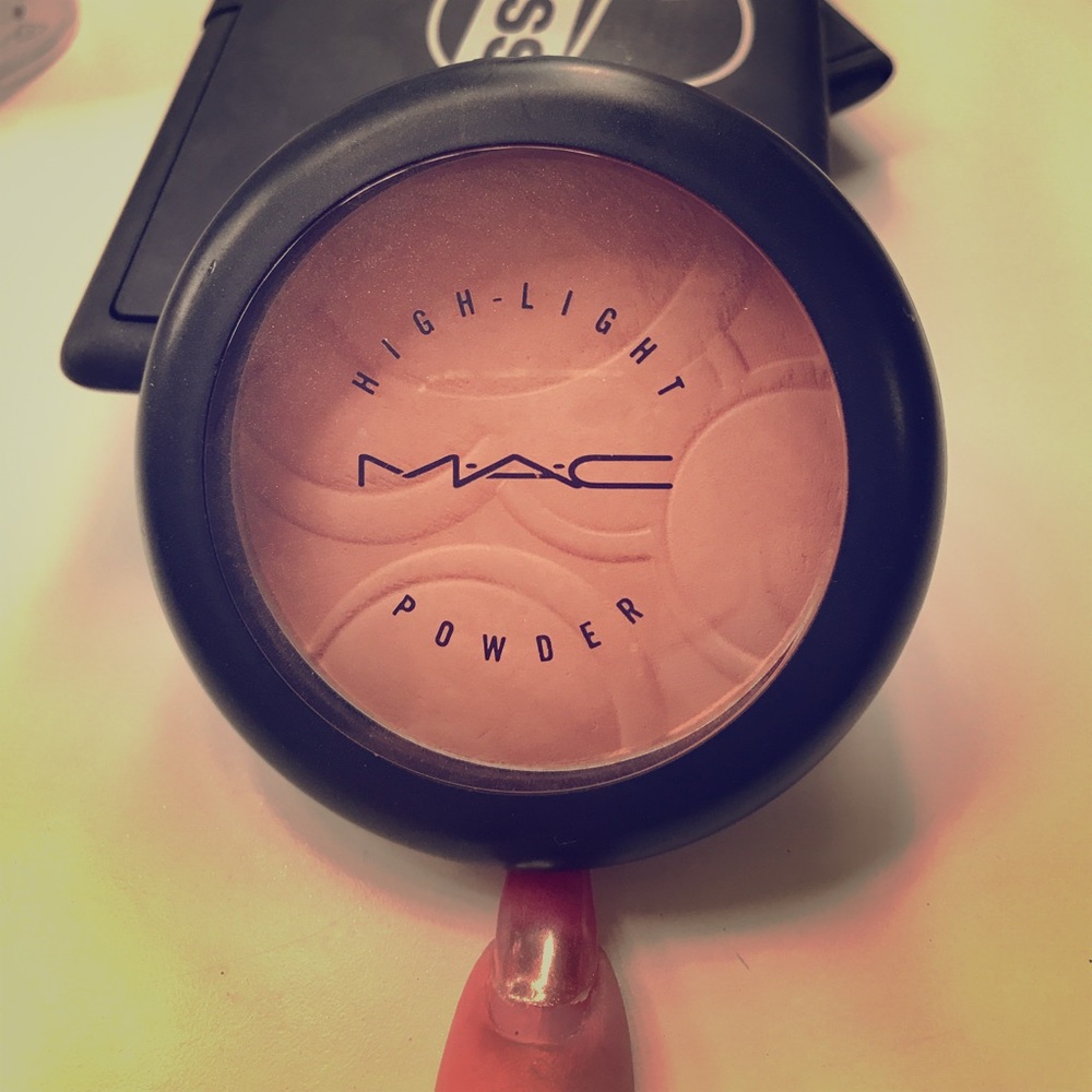 MAC Highlighting Powder Balloonacy Limited Edition