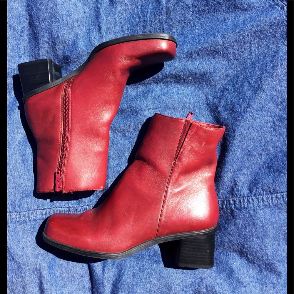 🌼SOLD🌼Vintage red leather ankle zip boots