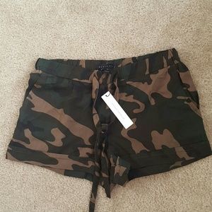 Sanctuary Camo shorts NWT