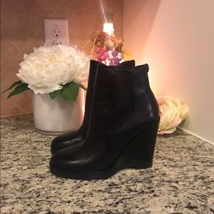 Brand New Without Box Michael Kors Thea Wedge SZ-7