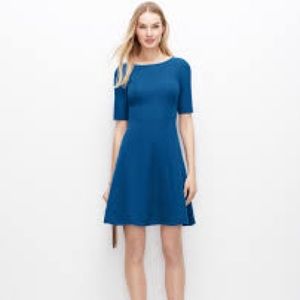 Ann Taylor 00P Fit and Flare short sleeve dress