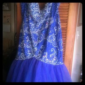 Prom dresses and Dinner dresses