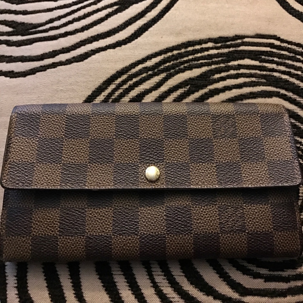Authentic Sarah wallet!! I'm great condition