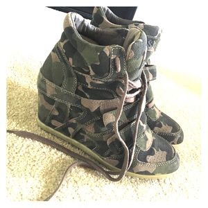 Super hot camp wedge sneakers