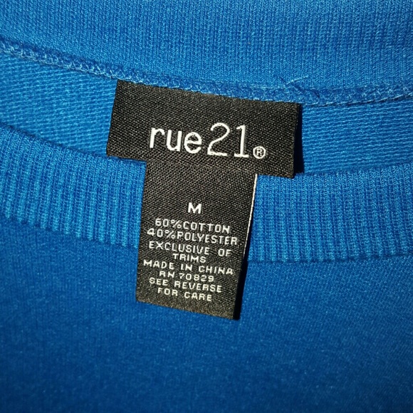 "CHILLIN'" sweater - Picture 3 of 3