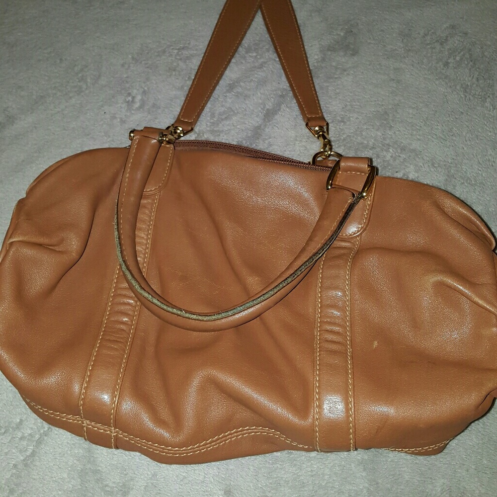 Authentic butter leather Gucci Cross body purse