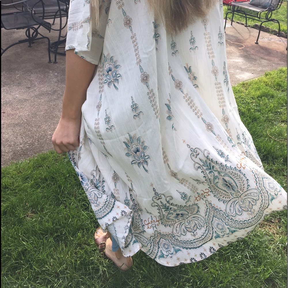 🔥   New Arrival Ivory Kimono (only 2 left )