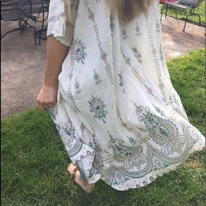 🔥   New Arrival Ivory Kimono (only 2 left )