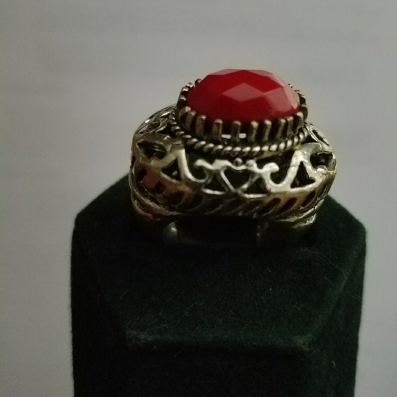 Statement Ring - Picture 2 of 3