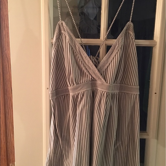 American Eagle Outfitters Tops - AMercian eagle tank bundle