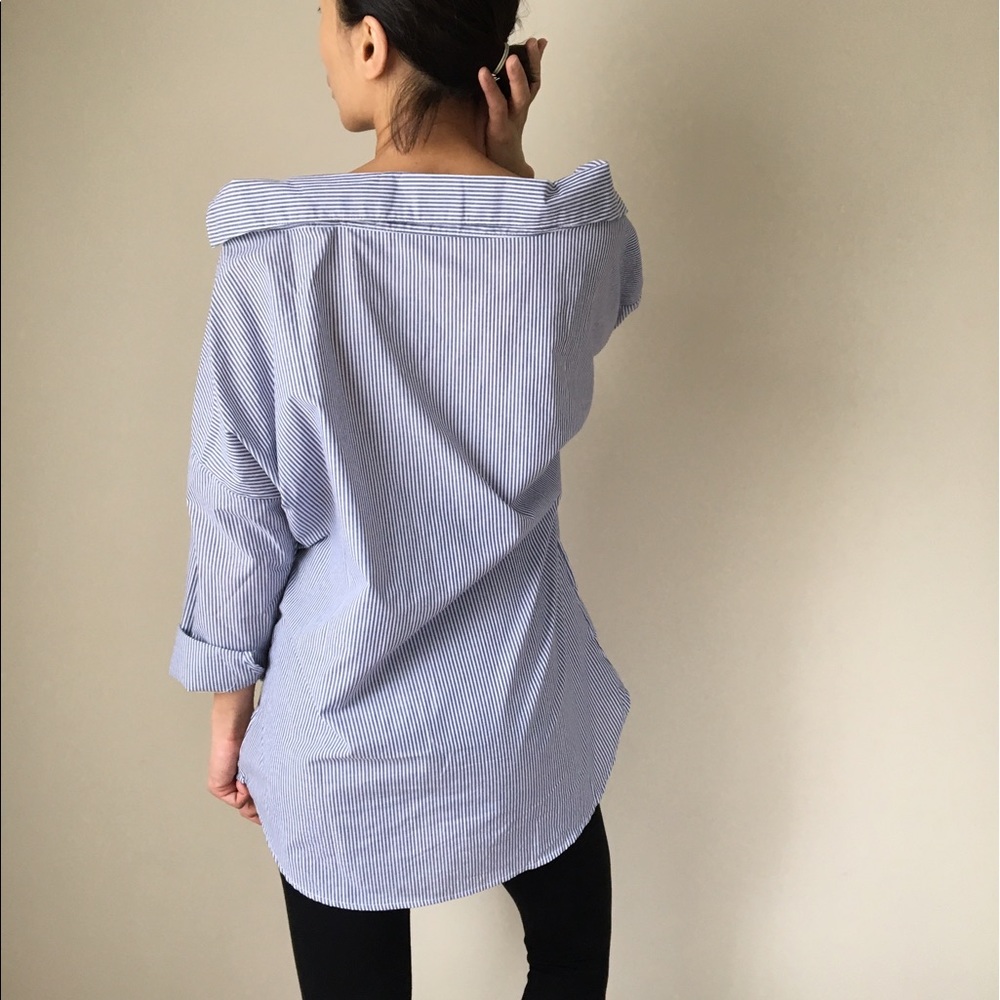 Oxford boyfriend shirt with off shoulder. Sale - Picture 2 of 3