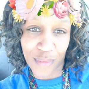 Meet your Posher, Monique