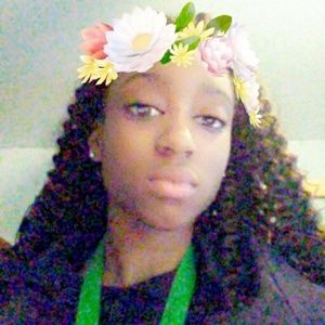 Meet your Posher, Kayla