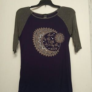 "LIVE, SUN, MOON" baseball tee