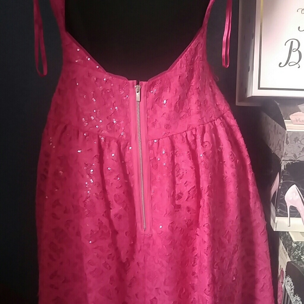 ❤️BCBG Open-Back Dress❤️ - Picture 3 of 4