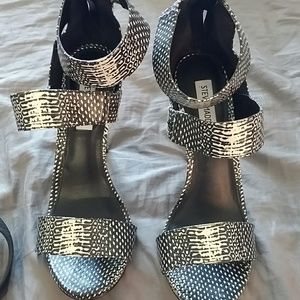 Steve Madden heel