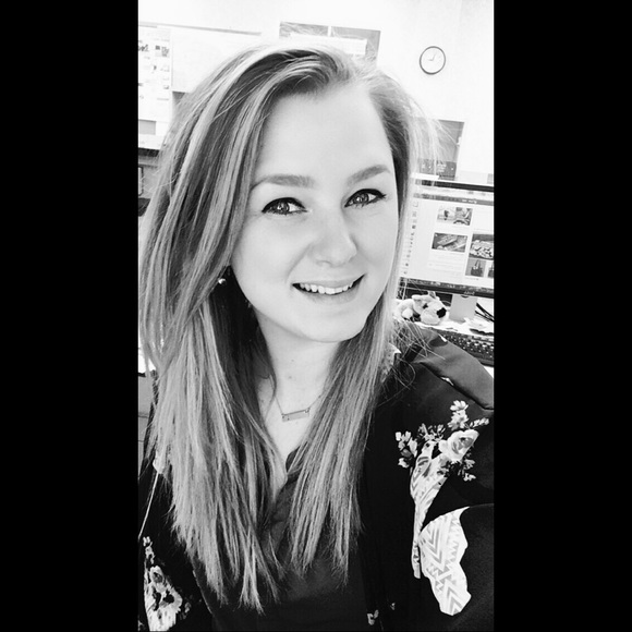 Meet your Posher, Lynda - Picture 3 of 4