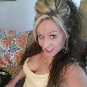 Meet your Posher, Sharon