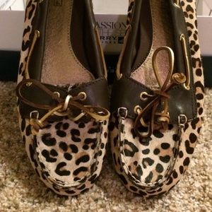 🌺Brand🌺 new leopard print Sperry's With the box