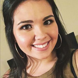 Meet your Posher, Liz