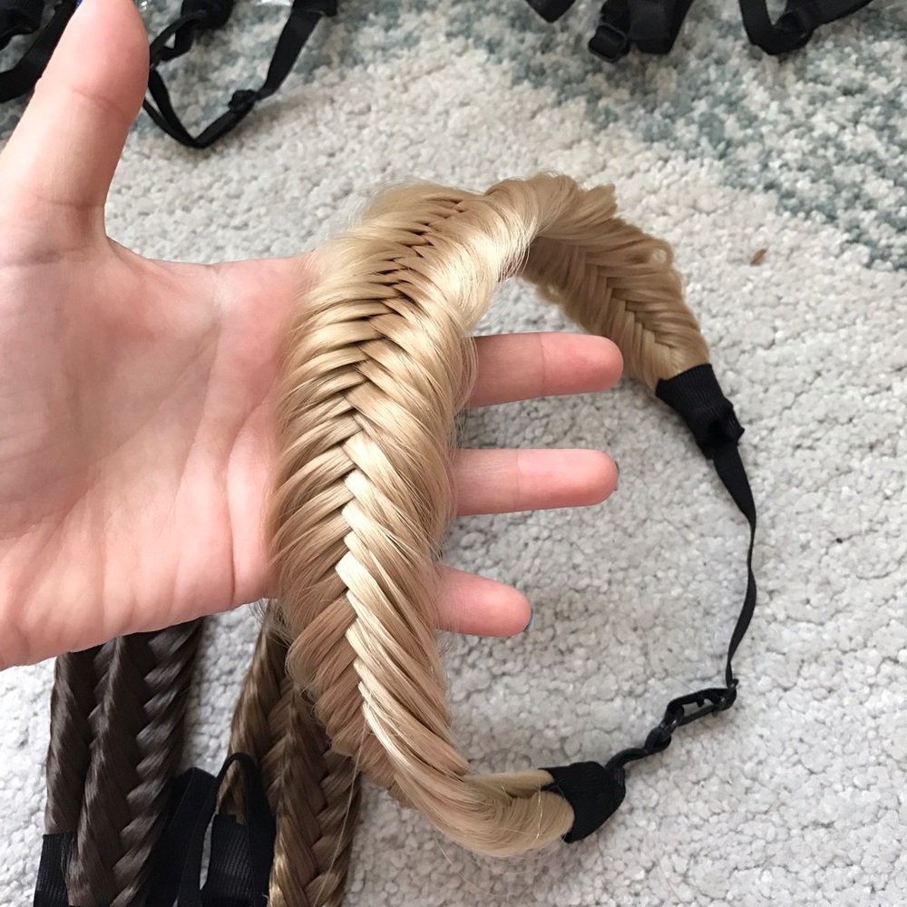 CHECK NEW LISTING IN CLOSET - Picture 6 of 8