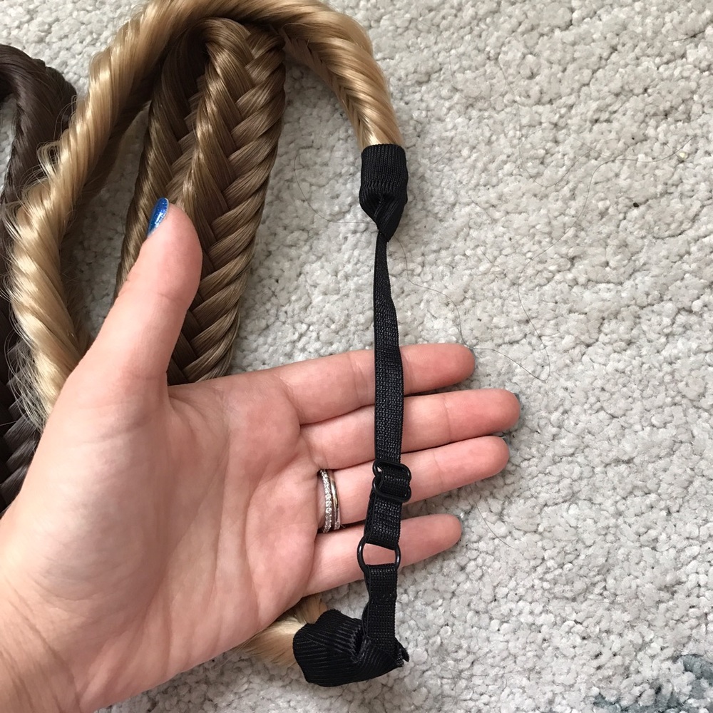 CHECK NEW LISTING IN CLOSET - Picture 7 of 8