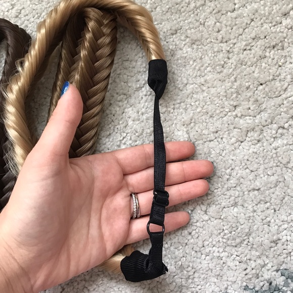 CHECK NEW LISTING IN CLOSET - Picture 7 of 8