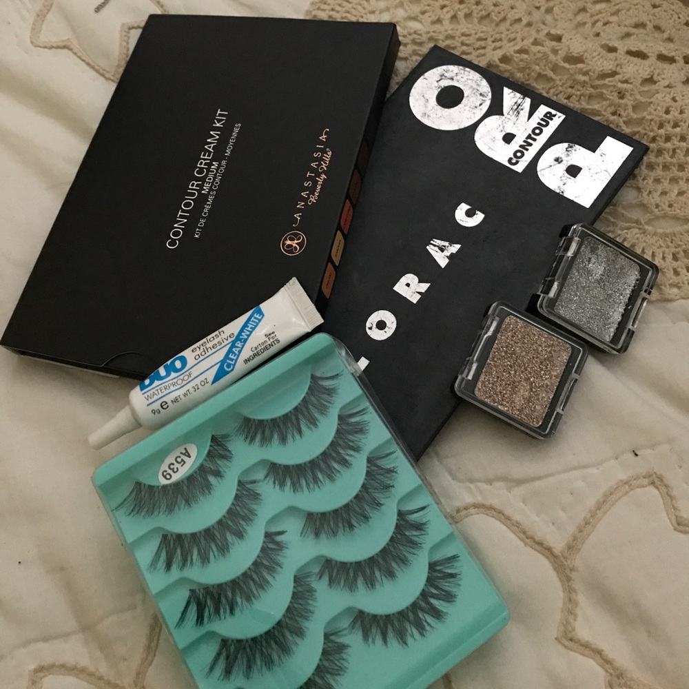 2 contour pallets, 2 wet seal glitter eye shadows