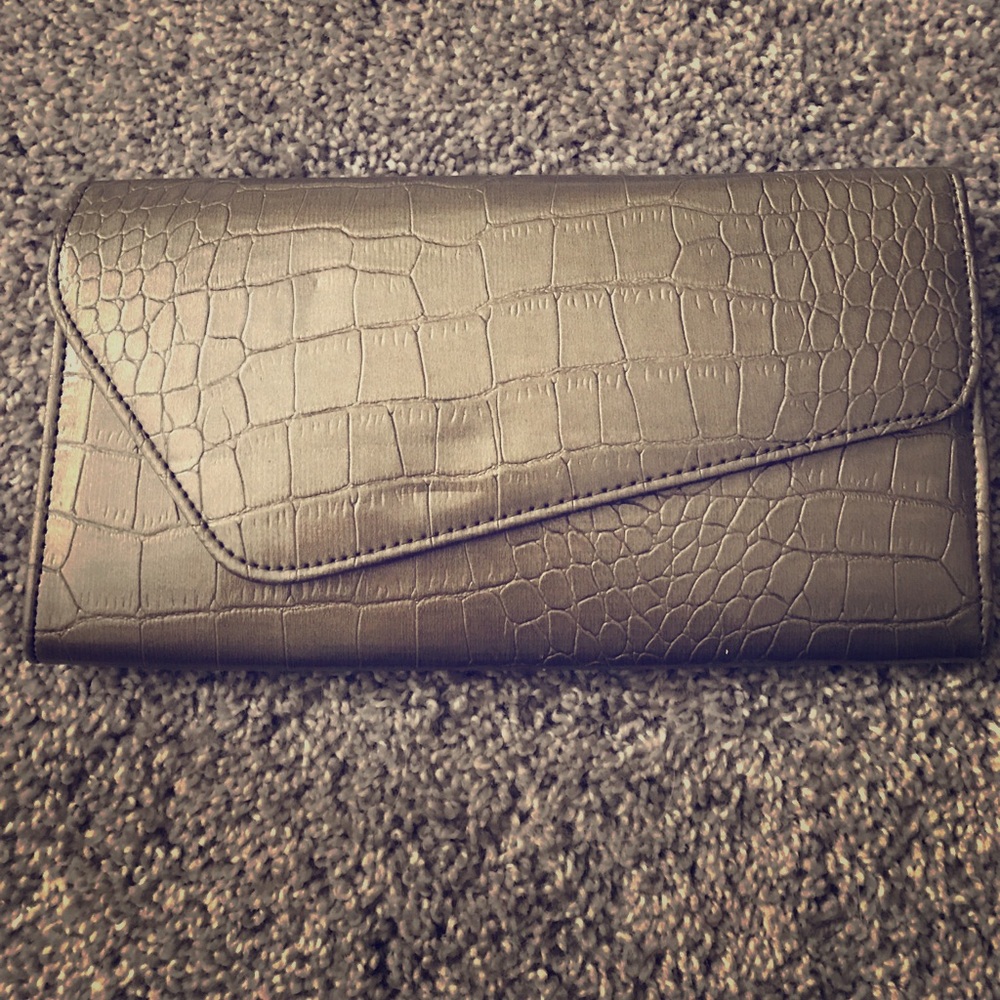 Metallic clutch
