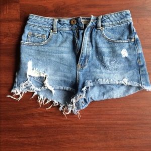 Bullhead high waisted distressed denim shorts
