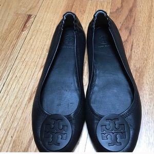 Like new Tory Burch flats in black!!!
