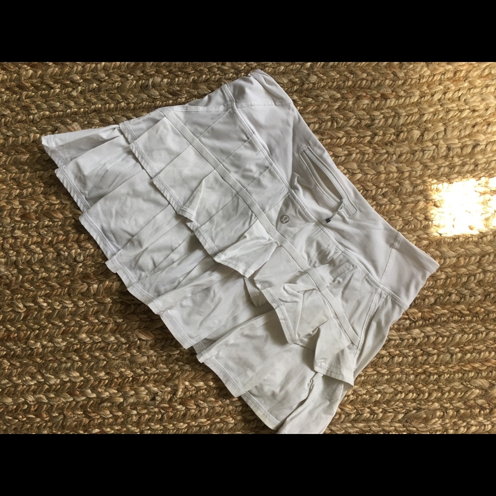 Lululemon white tennis skirt