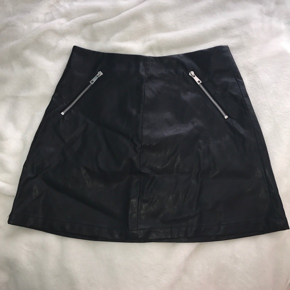 FAUX LEATHER ZIP SKIRT - Picture 1 of 2