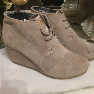 Toms wedges