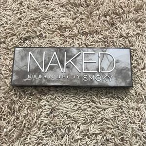 Urban Decay Naked Smoky Palette