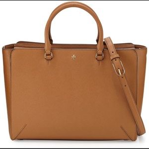Tory Burch large Robinson tote in tan!