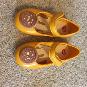 Mel by Melissa Sz 8 euc