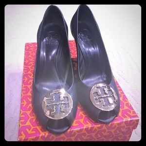 Tory Burch navy blue wedges