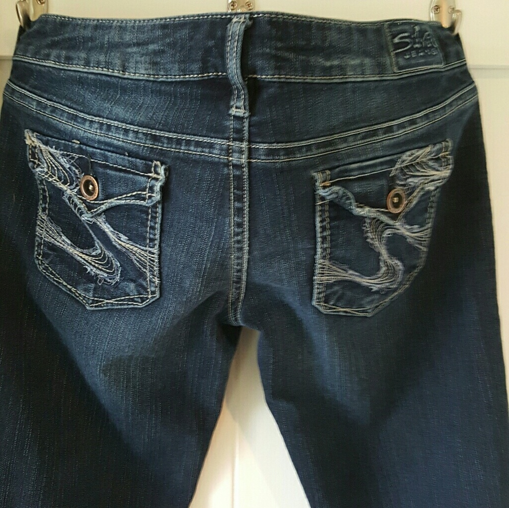 Silver Jeans size 28 inseam 33 Tuesday