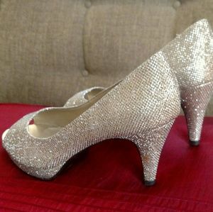 Bandolino Mylah Gold Glitter Open Toe