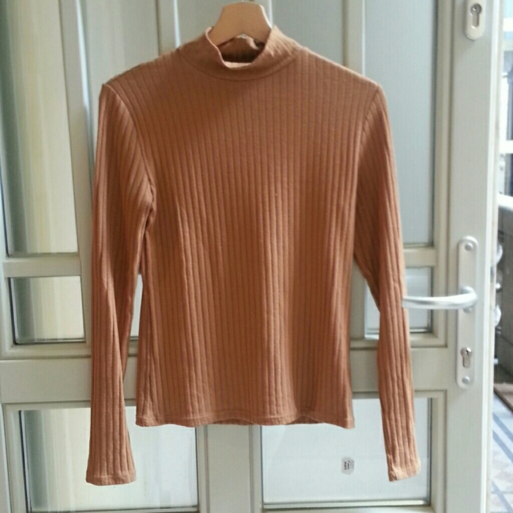 TOPSHOP camel ribbed turtleneck