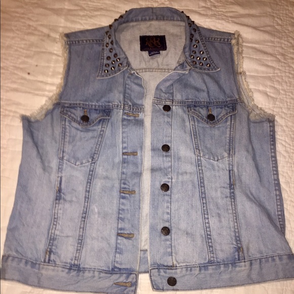 Rock & Republic Jackets & Blazers - 🔥NWT! You'll Look Super COOL InThis Gunshow Vest!