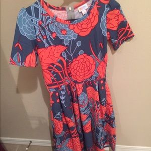 Lularoe Amelia, Small