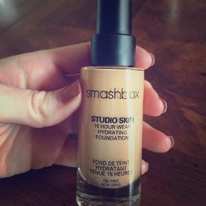 Smash box studio skin foundation