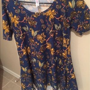 Lularoe Perfect Tee, XS, LEGGINGS MATERIAL