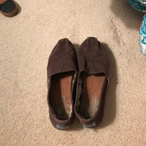 Dark brown TOMS