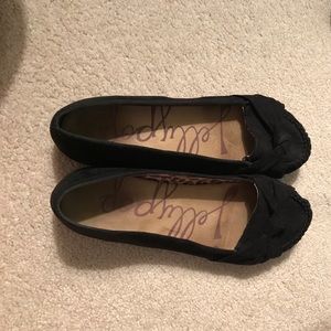 Super comfy black flats