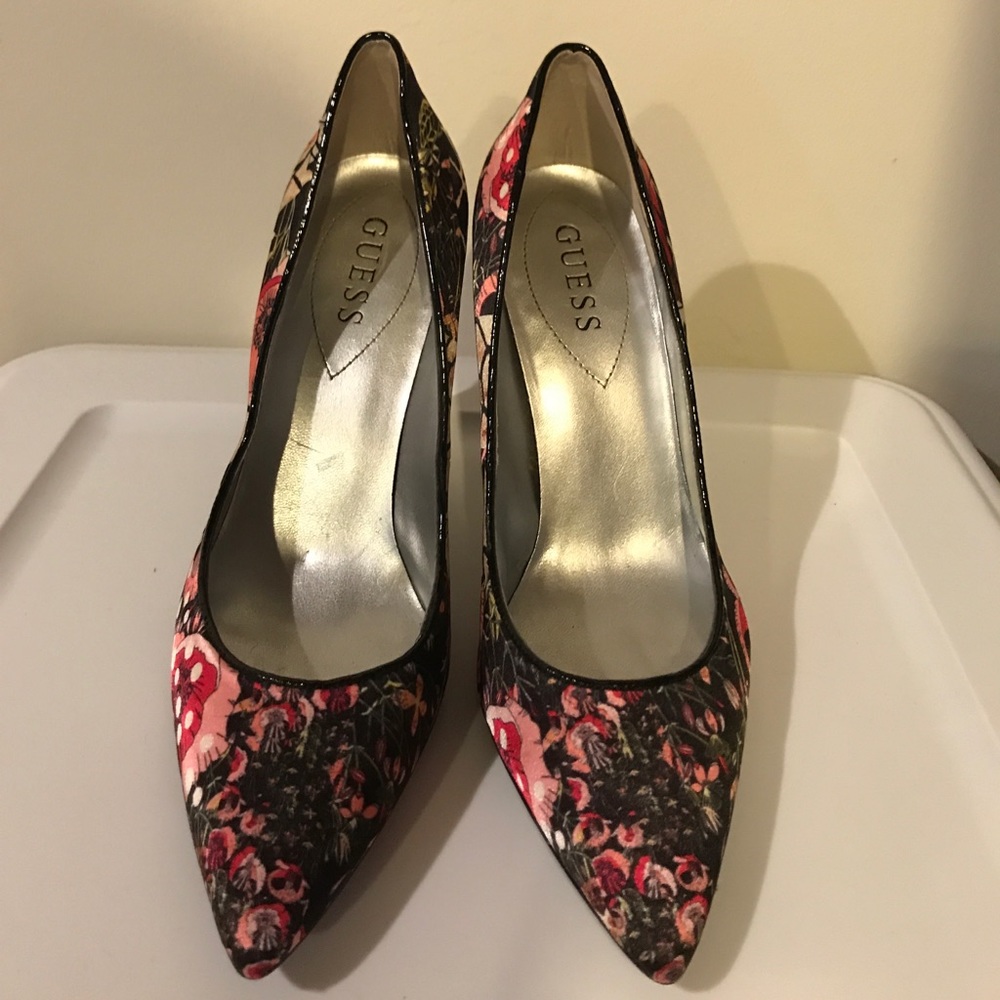 Patterned Guess Pumps - Picture 2 of 5