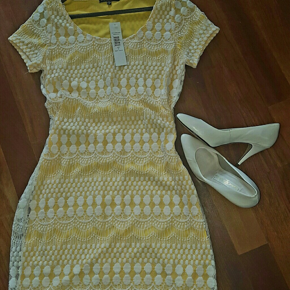 Yellow, White lace dress.